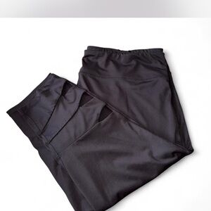 Black Knee Length Athletic Leggings